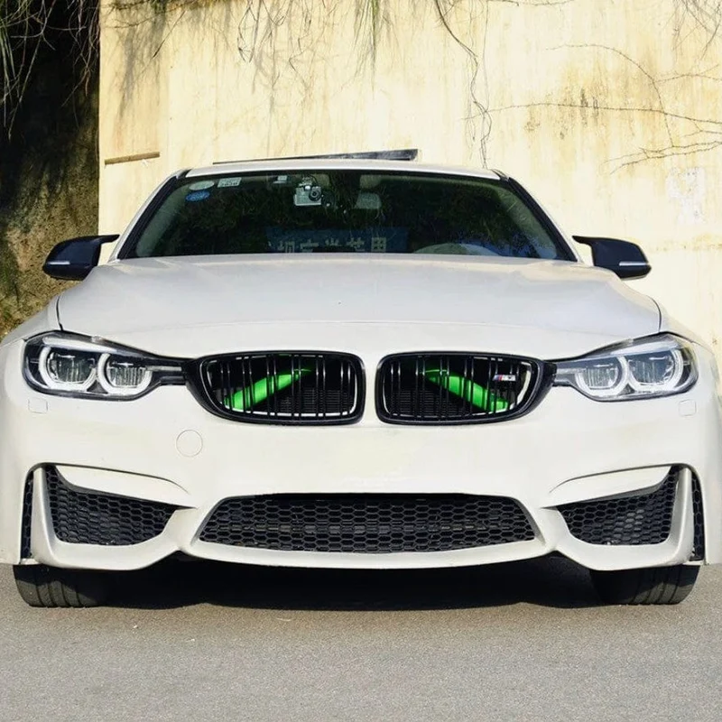 Garnitures V-Brace calandre BMW barres colorées