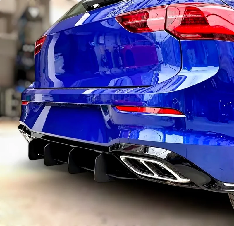 Diffuseur arrière VW Golf 8 noir brillant