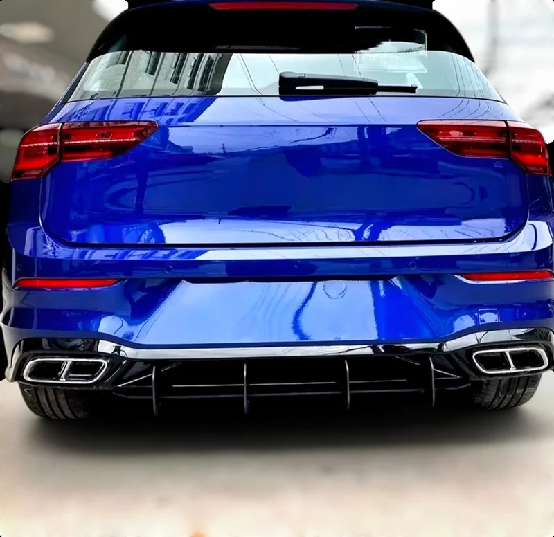 Diffuseur arrière VW Golf 8 noir brillant