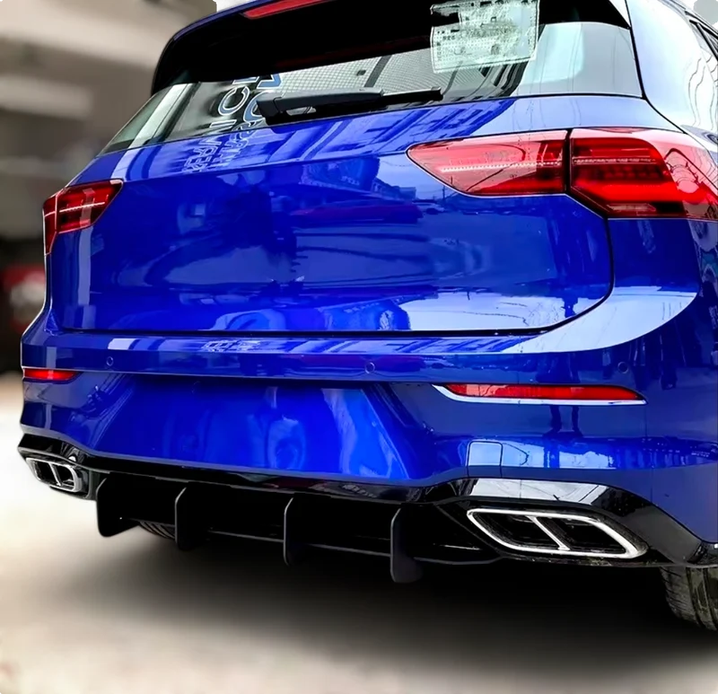 Diffuseur arrière VW Golf 8 noir brillant