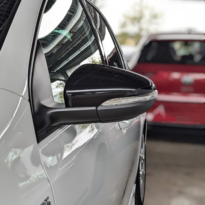 Coques rétroviseurs VW Golf 6 noir brillant
