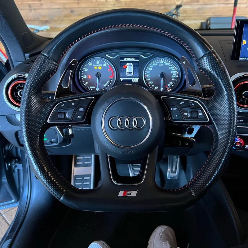 Extension palette au volant Audi A3 A4 A5 S3 S4 S5 TT TTS