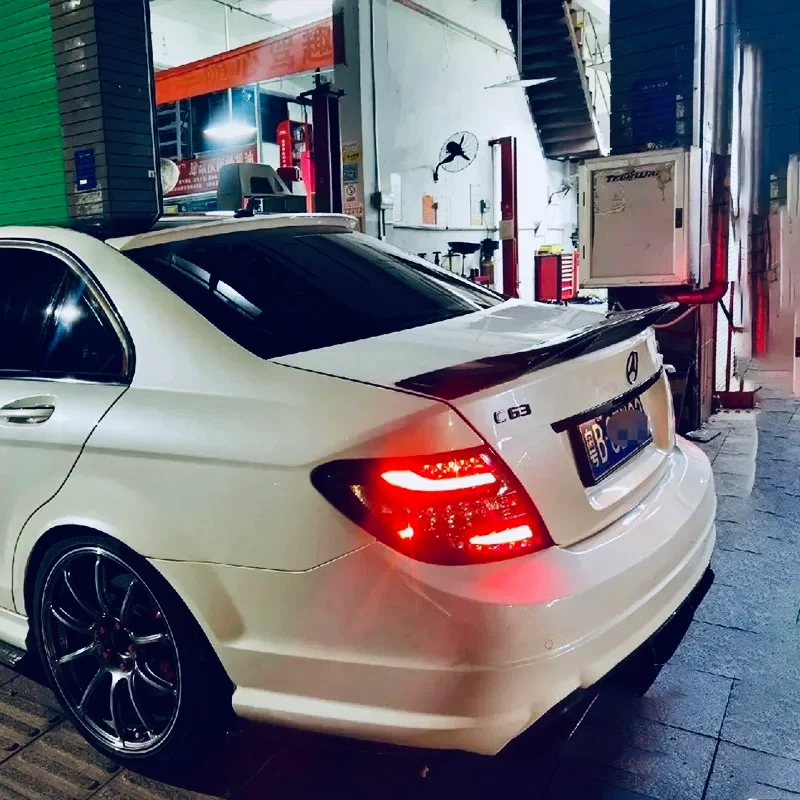 Becquet Mercedes C63 C200 C250 C300 AMG W204