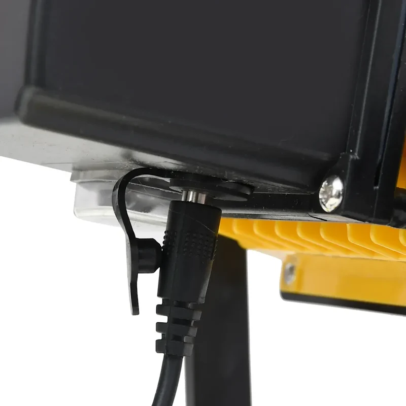 Projecteur à LED rechargeable avec poignée 21,5 x 18,5 x 29 cm éclairage intense design ergonomique en acier inoxydable noir 02_0046117