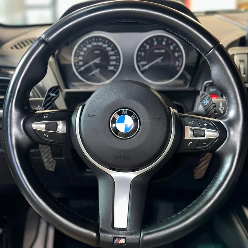 Extension palette au volant carbone BMW Série M Sport