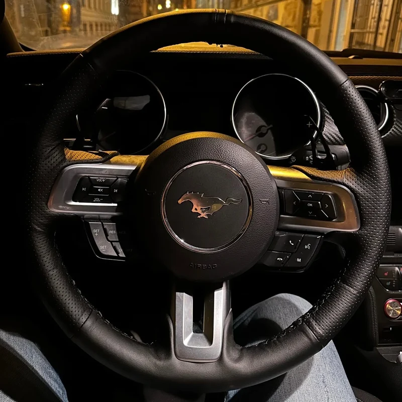 Extension palette au volant Ford Mustang