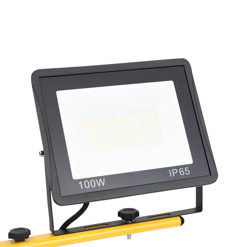 Projecteur à LED avec trépied ajustable 78 x 78 x 174 cm éclairage puissant 14000 lm en aluminium noir 02_0046116