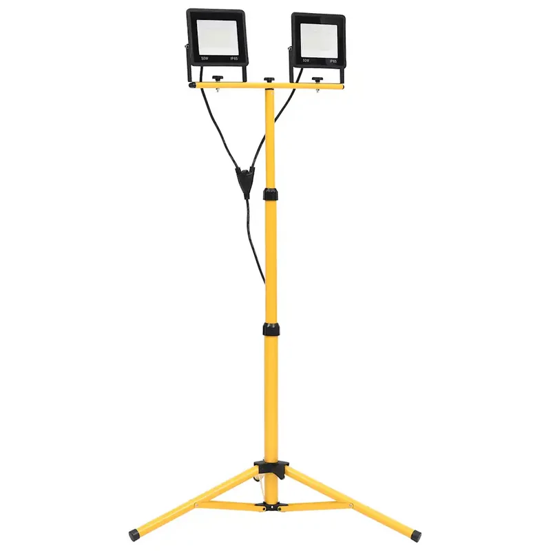 Projecteur à LED avec trépied réglable 78 x 78 x 172 cm puissance lumineuse élevée ambiance professionnelle en aluminium noir 02_0046115