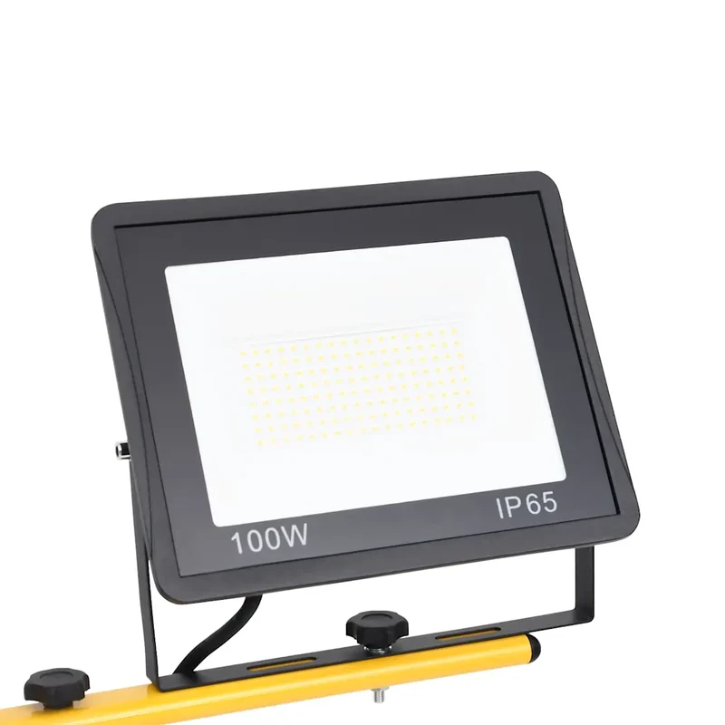 Projecteur à LED avec trépied réglable 78 x 78 x 174,5 cm éclairage puissant 14000 lm style industriel en aluminium noir 02_0046111